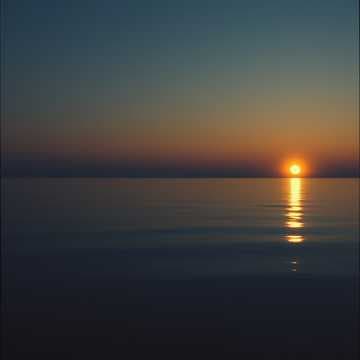 ألحان القمر المضيئة