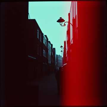 Sahte İnsanların Ardında