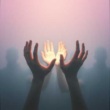 Ses Mains Lumineuses