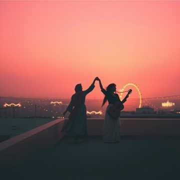 زكريا ومُنى بنت الحارة