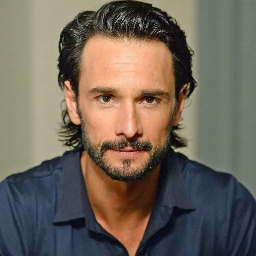 Rodrigo Santoro Voice Changer